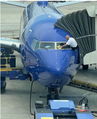 Windshield Cleaning Photo